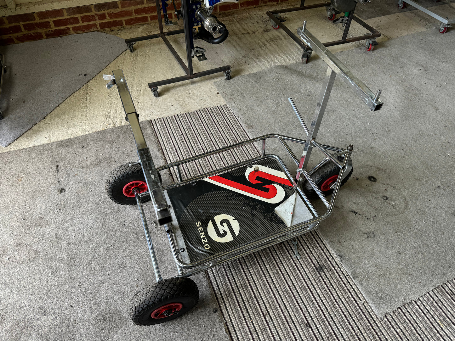 Senzo Trolley