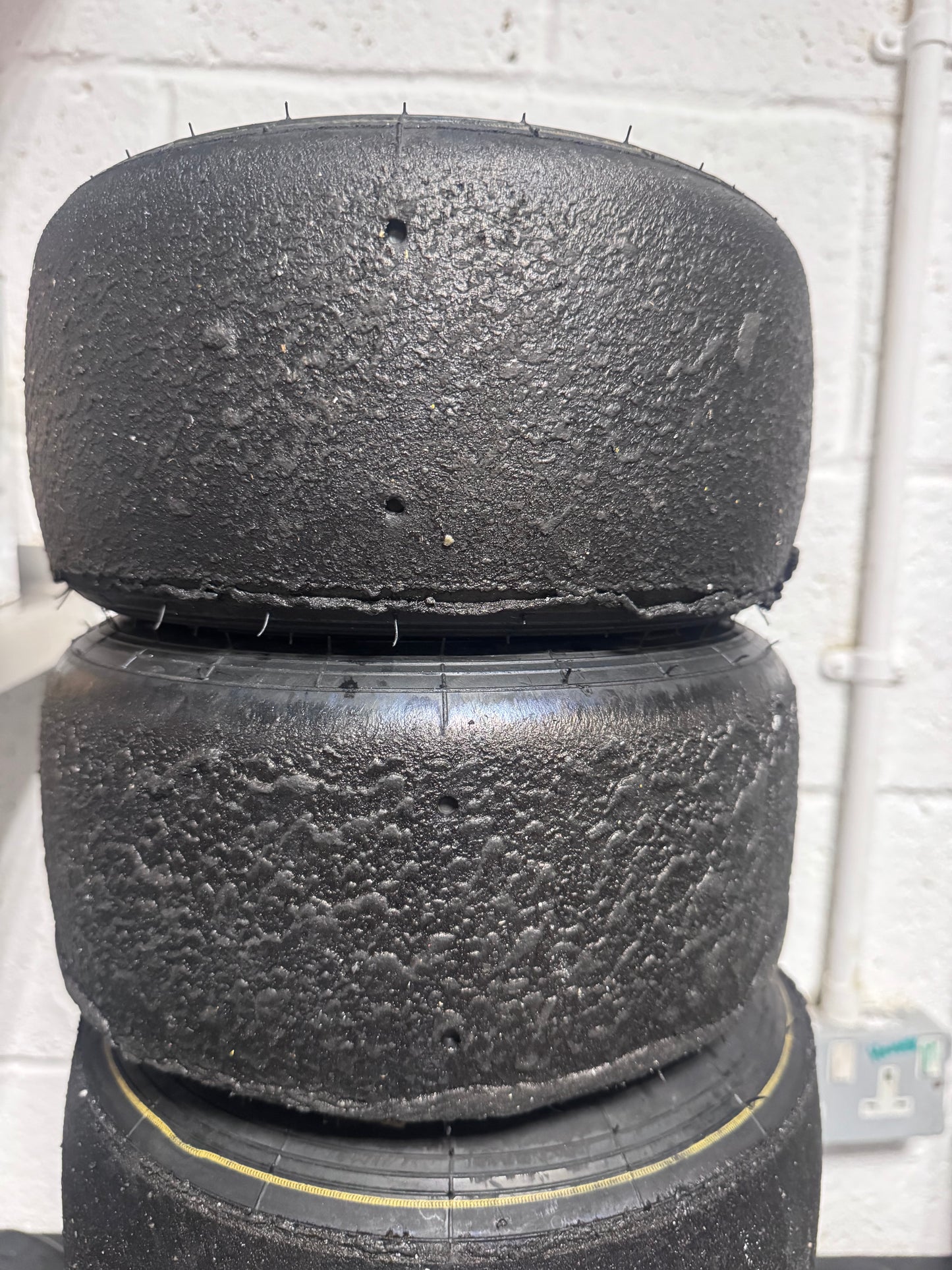 Mojo D5 Tyres 40 laps only